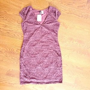 Capsleeve Short Lace Dress in Wine